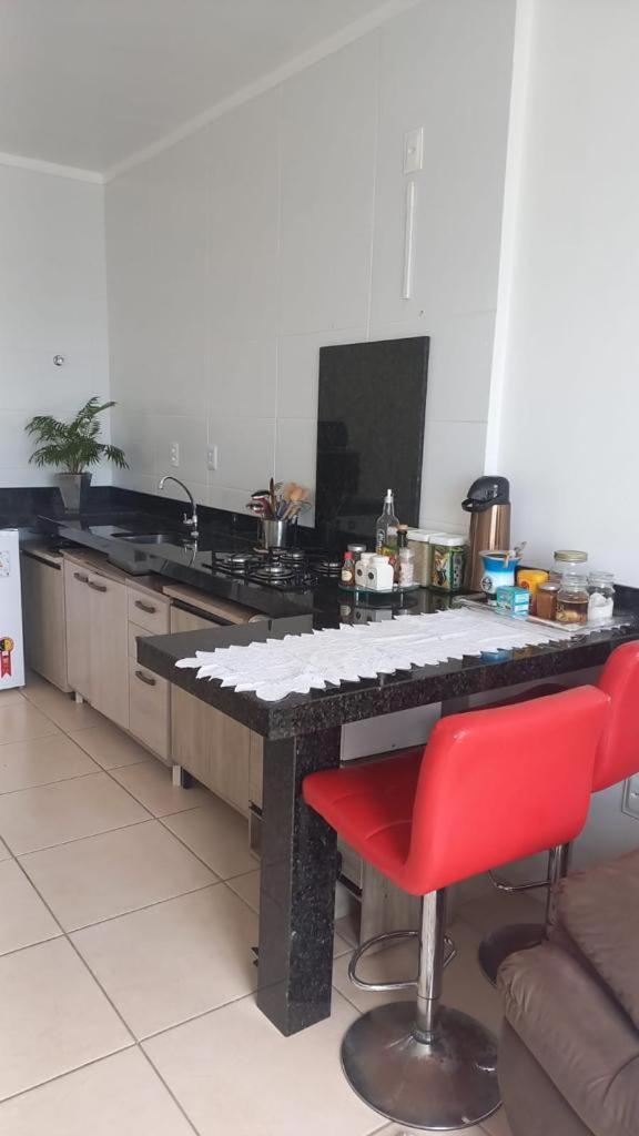 Apartamento Na Palhoca, Com Vista Para O Mar, Proximo A Mercados, Padarias E Farmacias. المظهر الخارجي الصورة