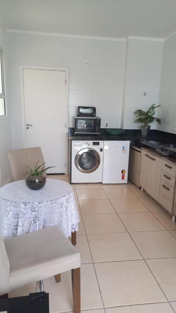 Apartamento Na Palhoca, Com Vista Para O Mar, Proximo A Mercados, Padarias E Farmacias. المظهر الخارجي الصورة